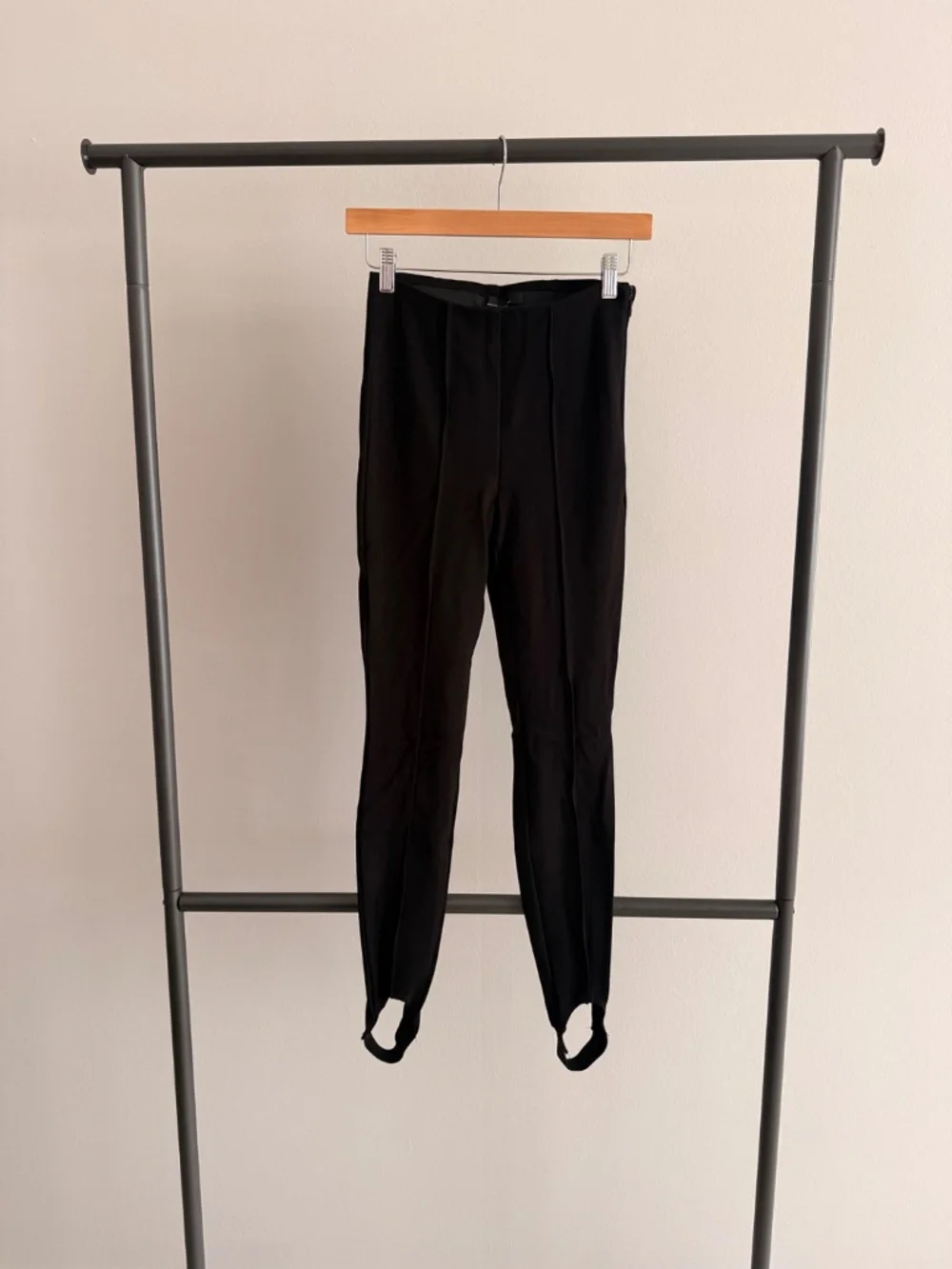 WHBM High-Rise Stirrup Legging